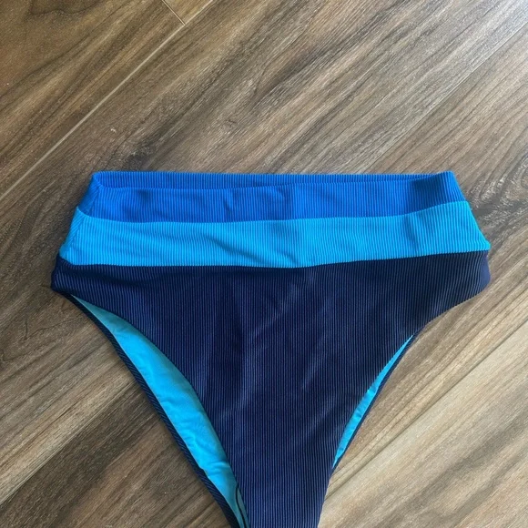 Beach Riot Heidi Blue Color-Block Bottom - Picture 3 of 4